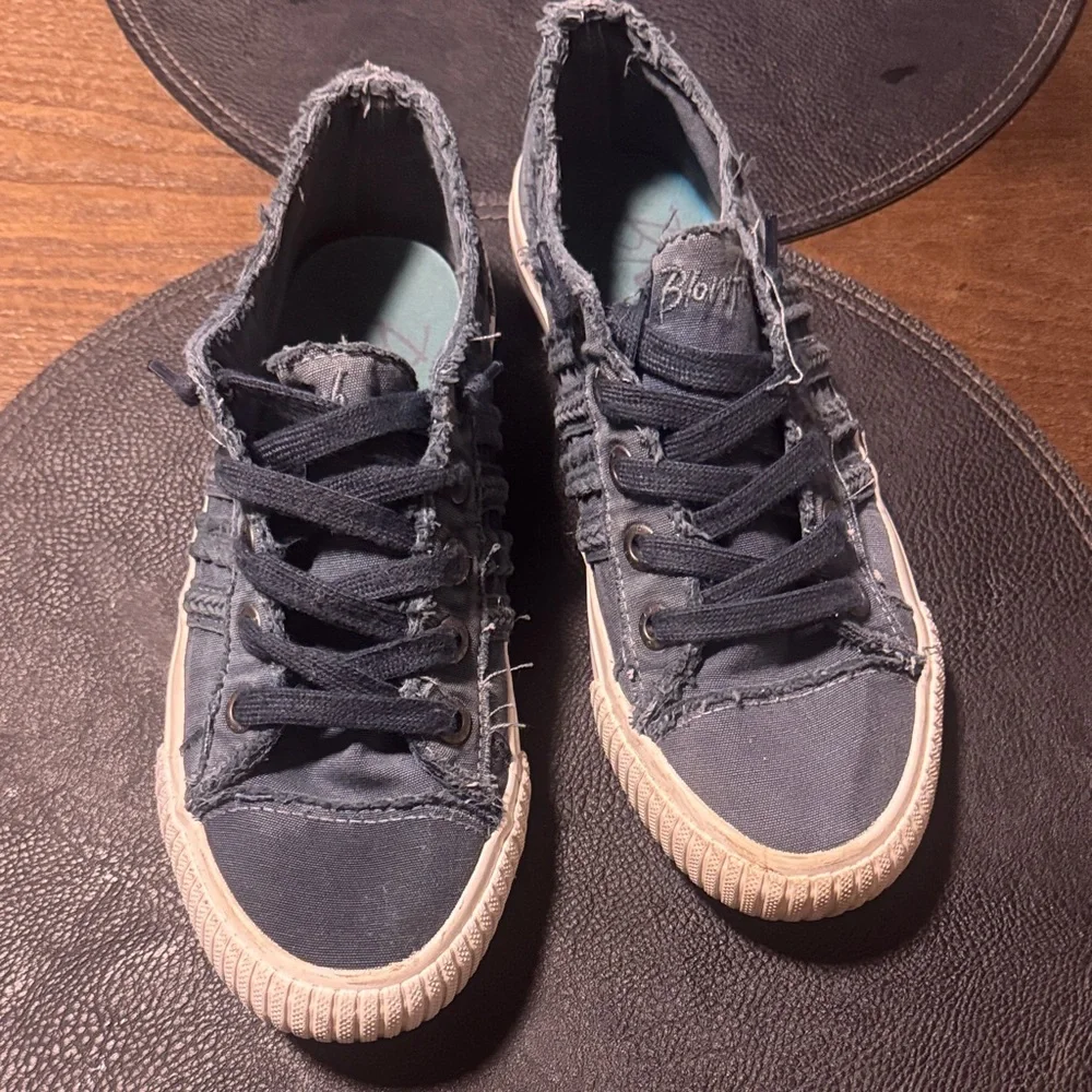 Women's Black Canvas Sneakers - Picture 2 of 7